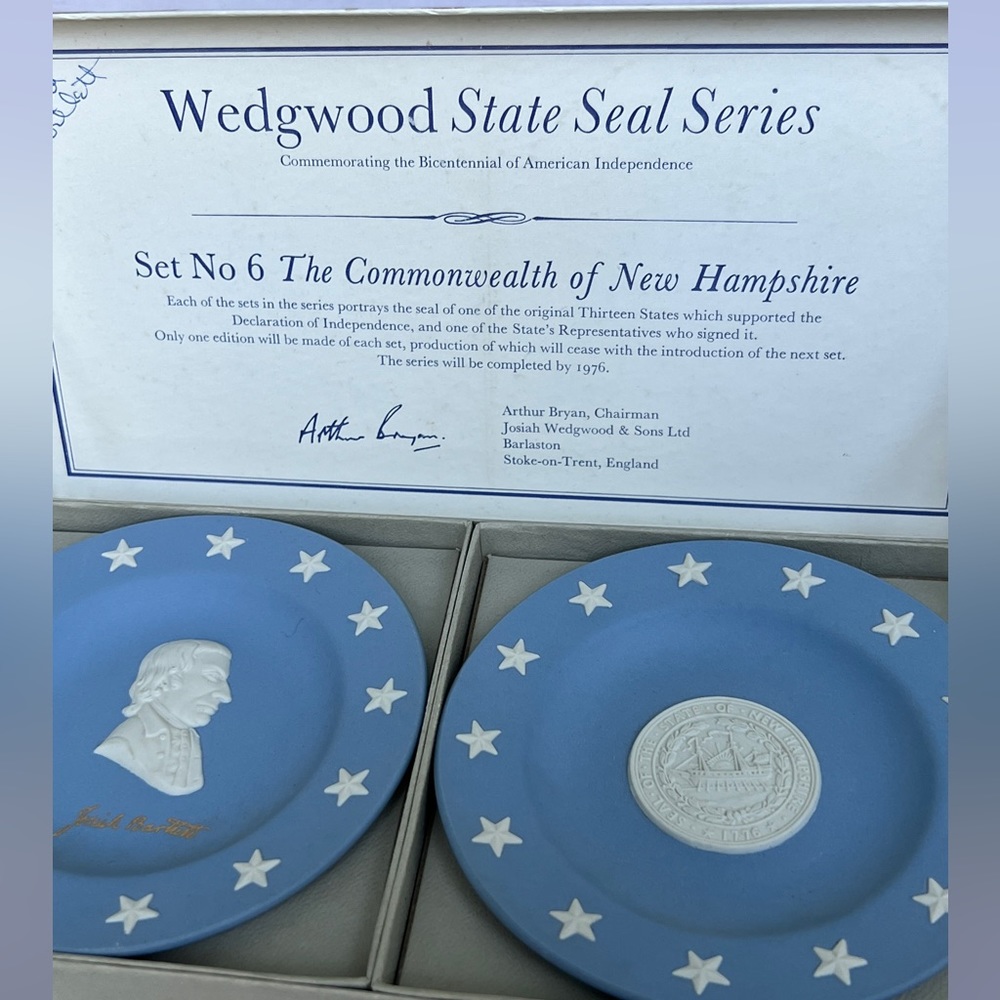 Wedgewood Vintage Seal of State Series Jasperware Set 6 New Hampshire Barlett